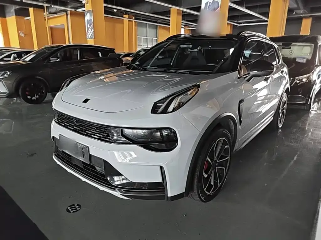 Lynk & Co 01