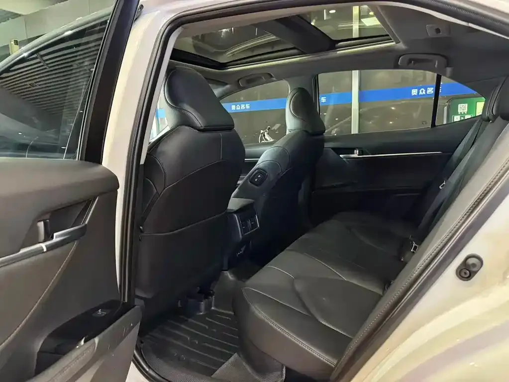 Toyota Camry 2024 из CN, фото 5