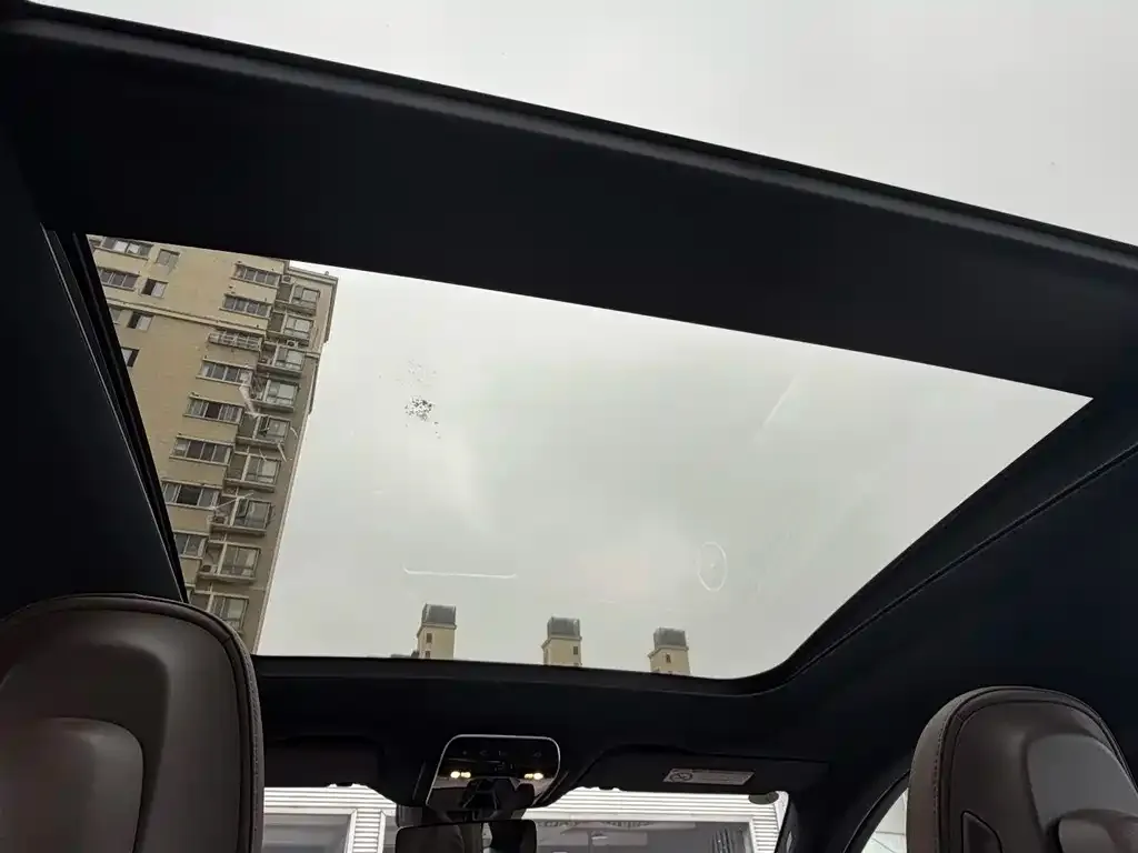 Mercedes-Benz EQE SUV — фото 3