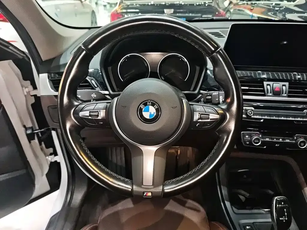 BMW X1 — фото 4