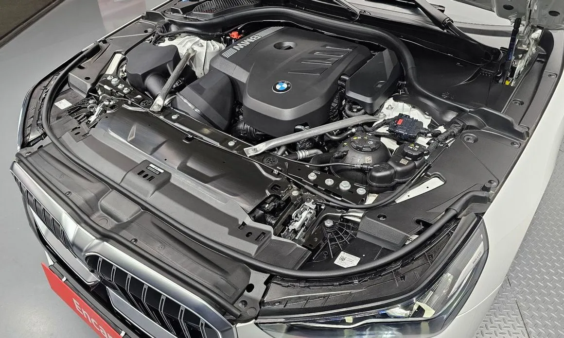 BMW 5-Series 2025 из KR, фото 10