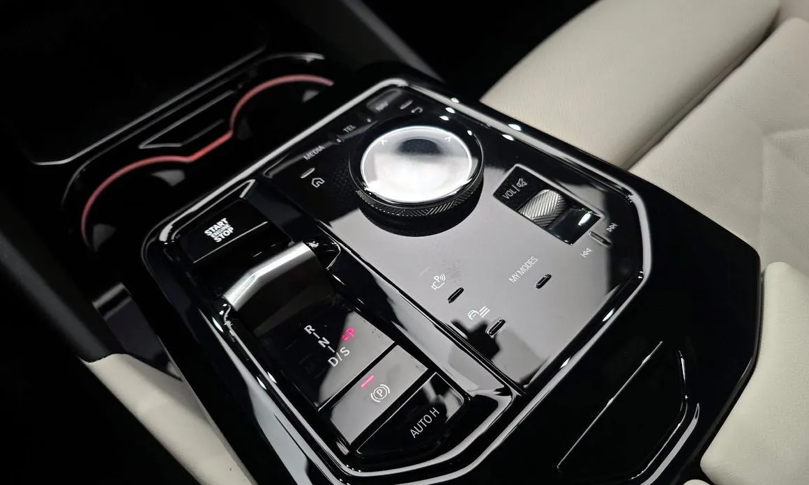 BMW 5-Series 2025 из KR, фото 6