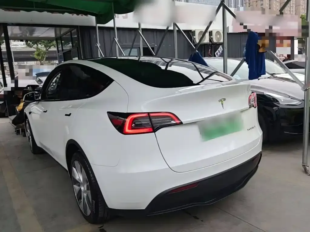 Tesla Model Y — фото 9