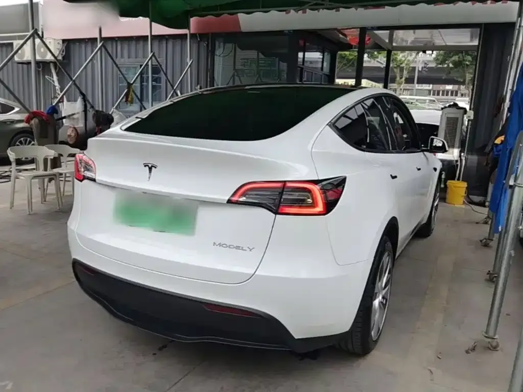 Tesla Model Y — фото 7