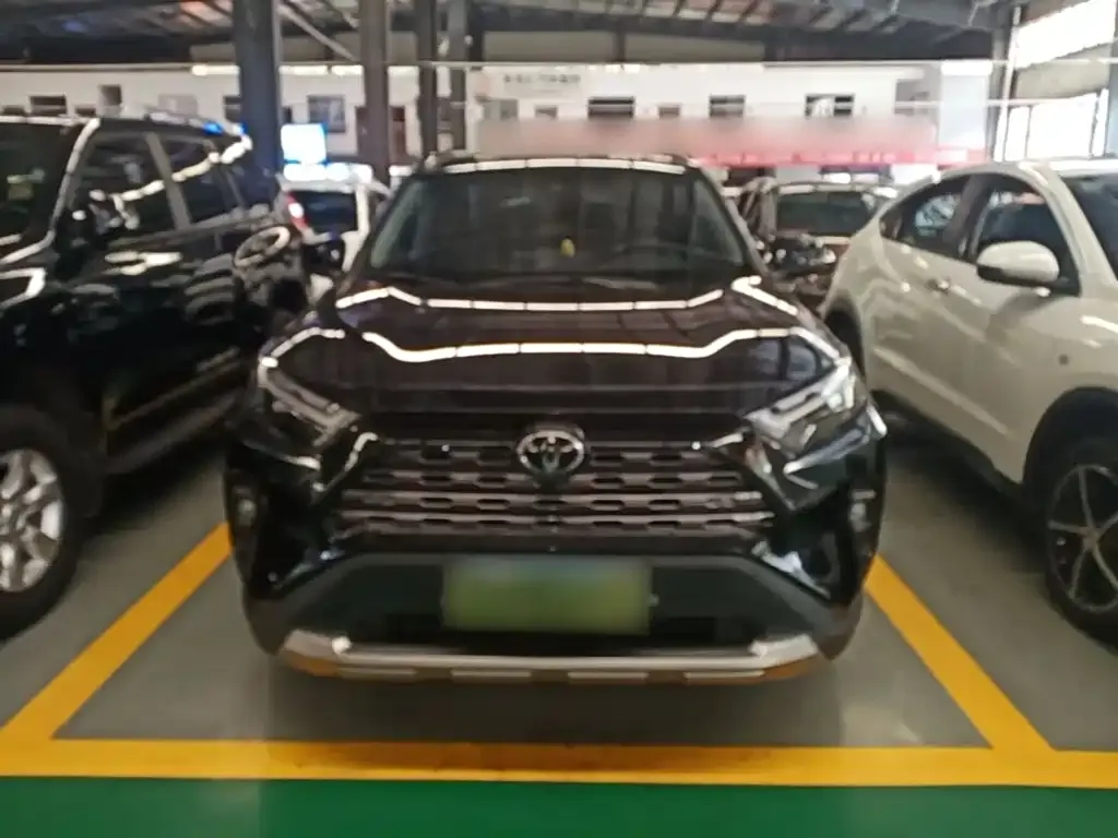 Toyota RAV4 — фото 2