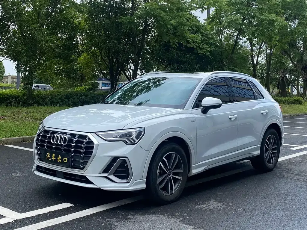 Audi Q3 — фото 1