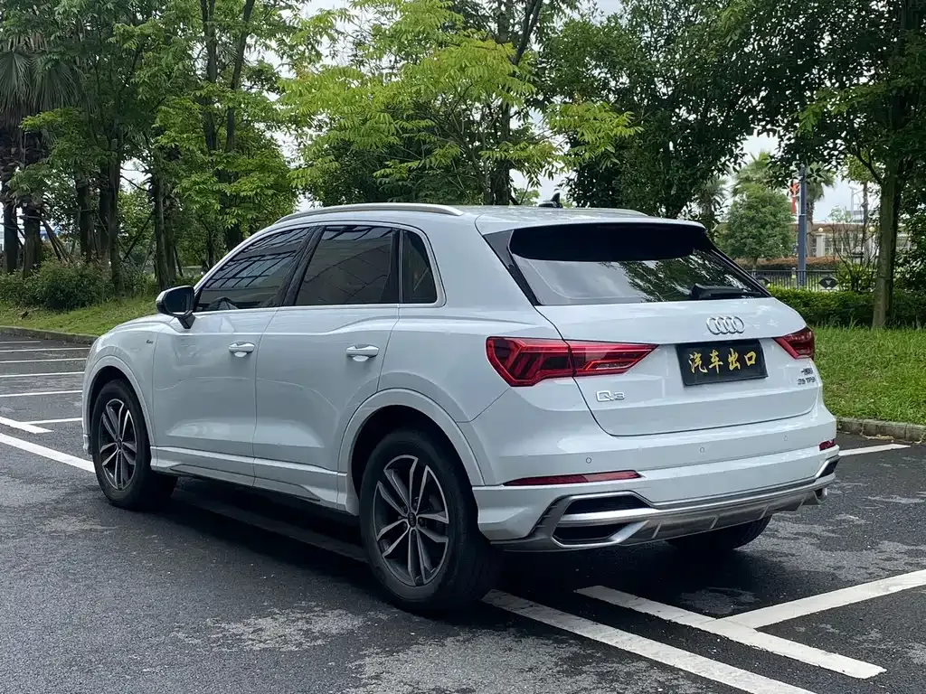 Audi Q3 — фото 10