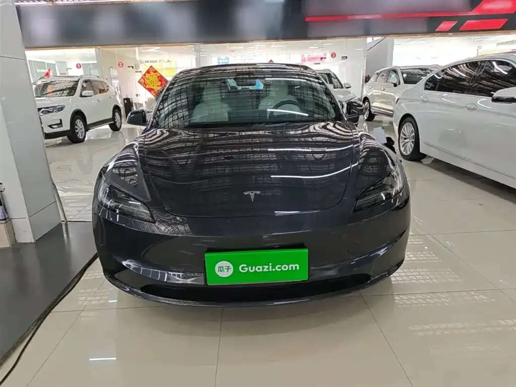 Tesla Model 3 — фото 9