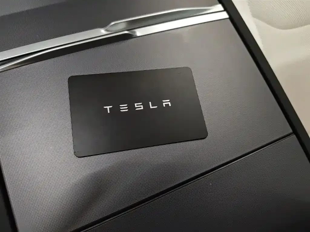 Tesla Model 3 — фото 6