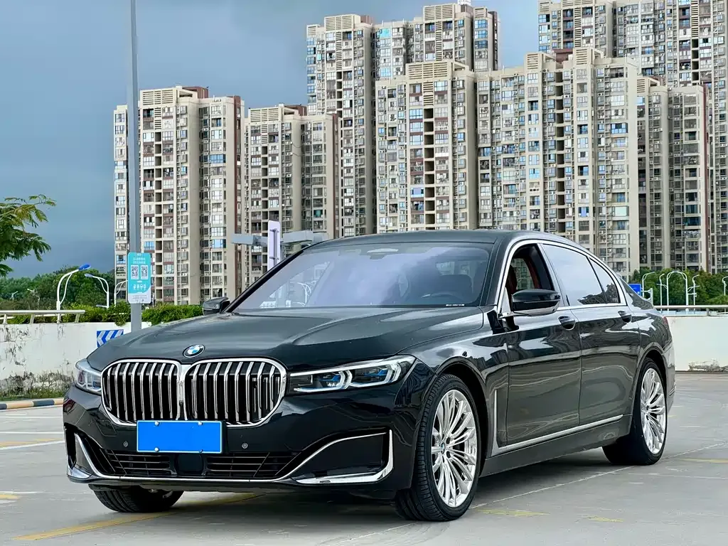 BMW 7 Series — фото 1
