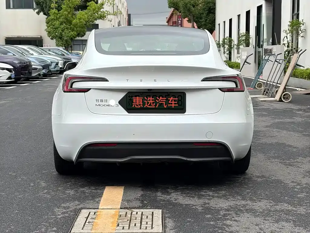 Tesla Model 3 — фото 7