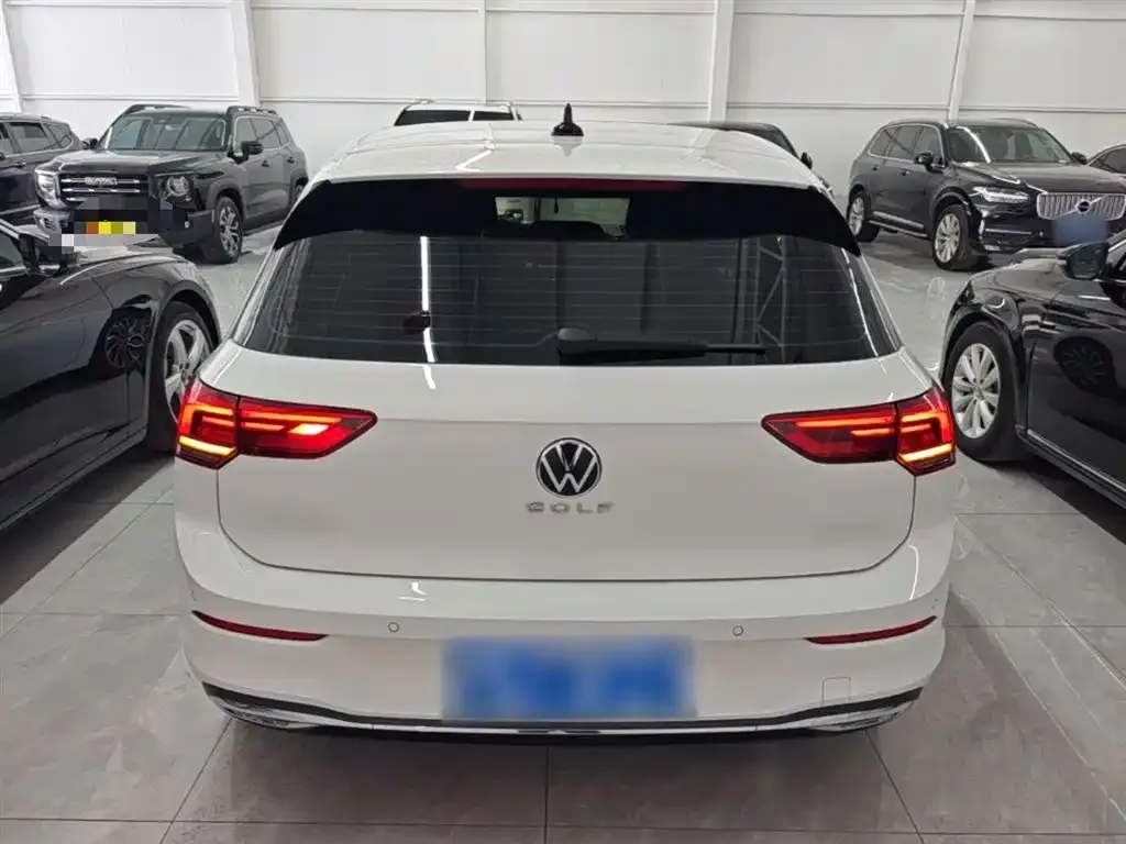 Volkswagen Golf 2024 из CN, фото 4