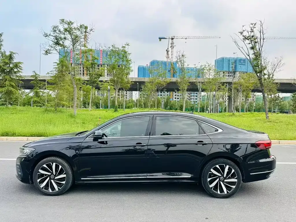 Volkswagen Passat — фото 9
