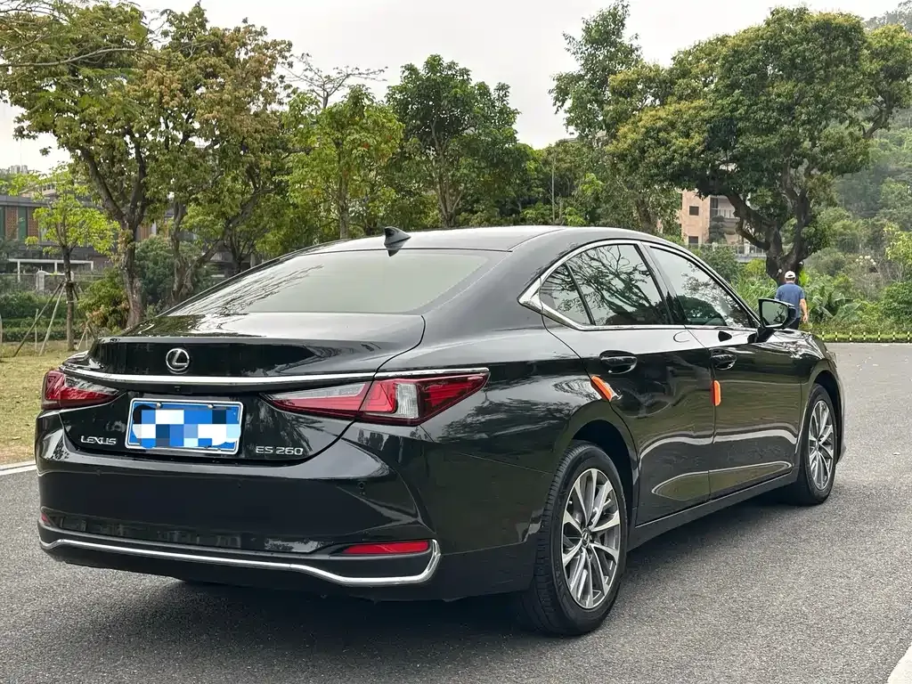 Lexus ES — фото 6