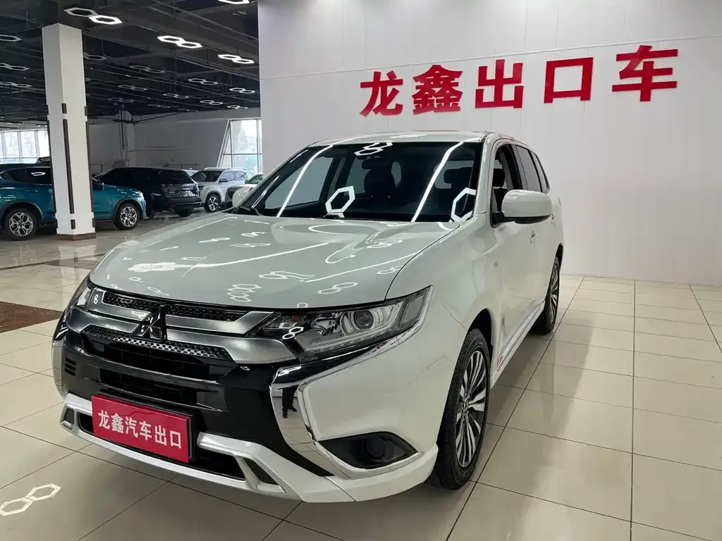 Mitsubishi Outlander — фото 4
