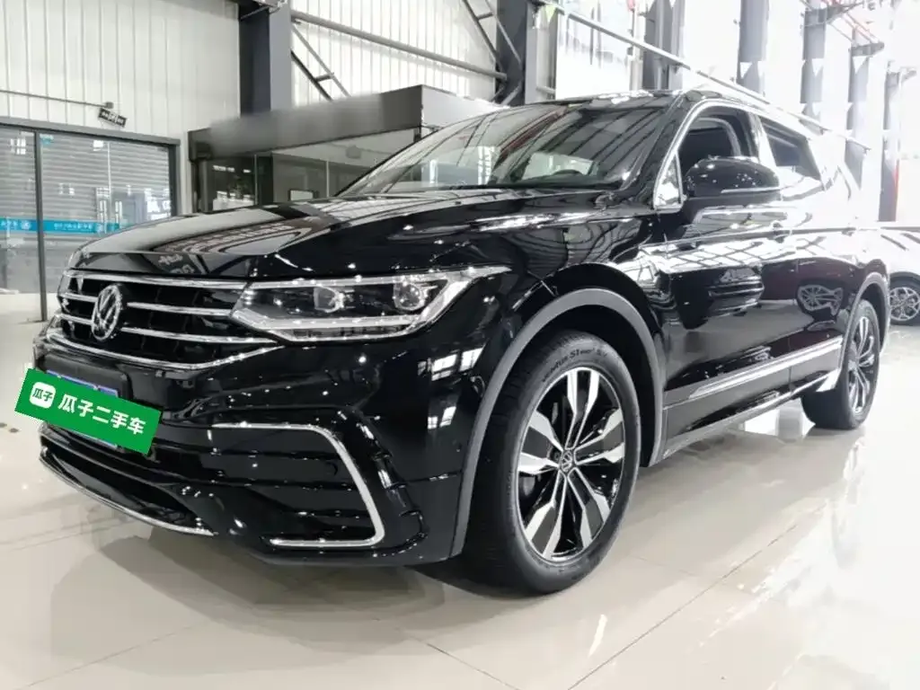 Volkswagen Tiguan L — фото 10