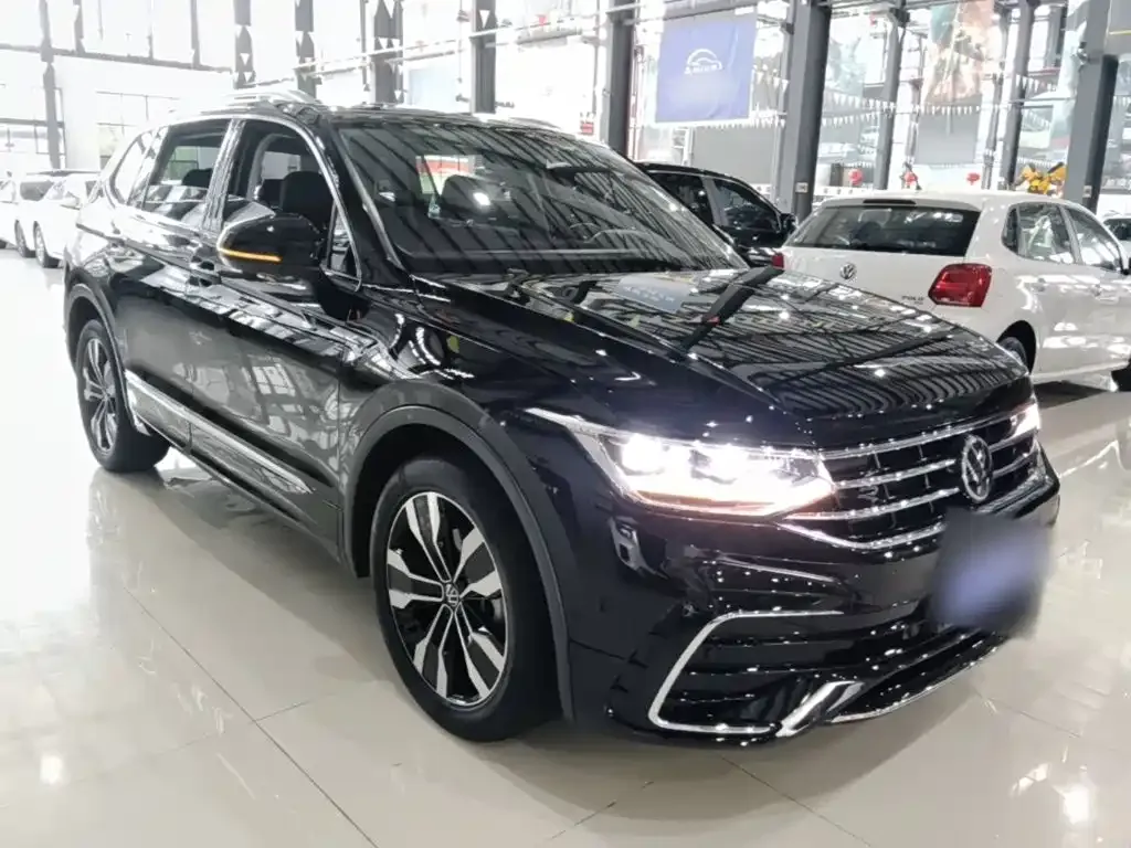 Volkswagen Tiguan L — фото 3