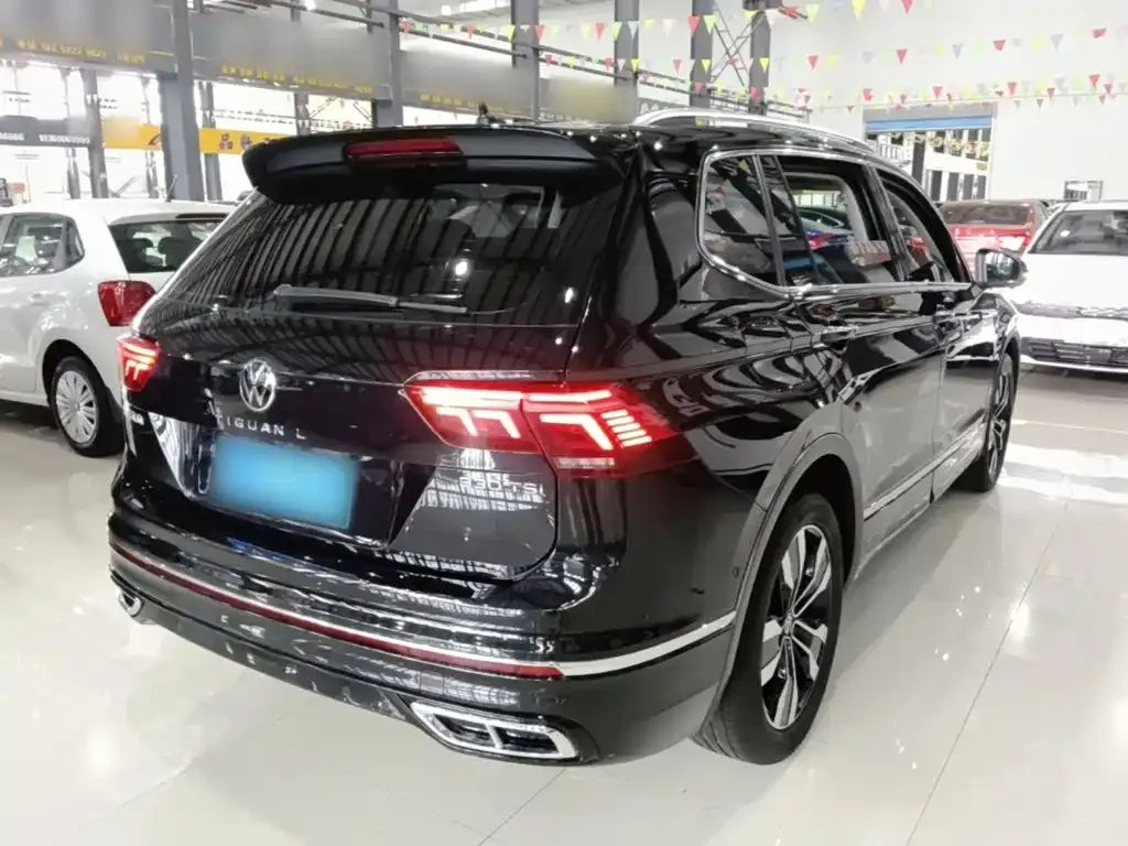 Volkswagen Tiguan L — фото 2