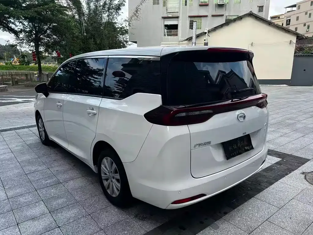 GAC Motor Trumpchi M6 — фото 10
