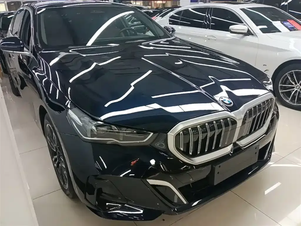 BMW 5 Series — фото 10