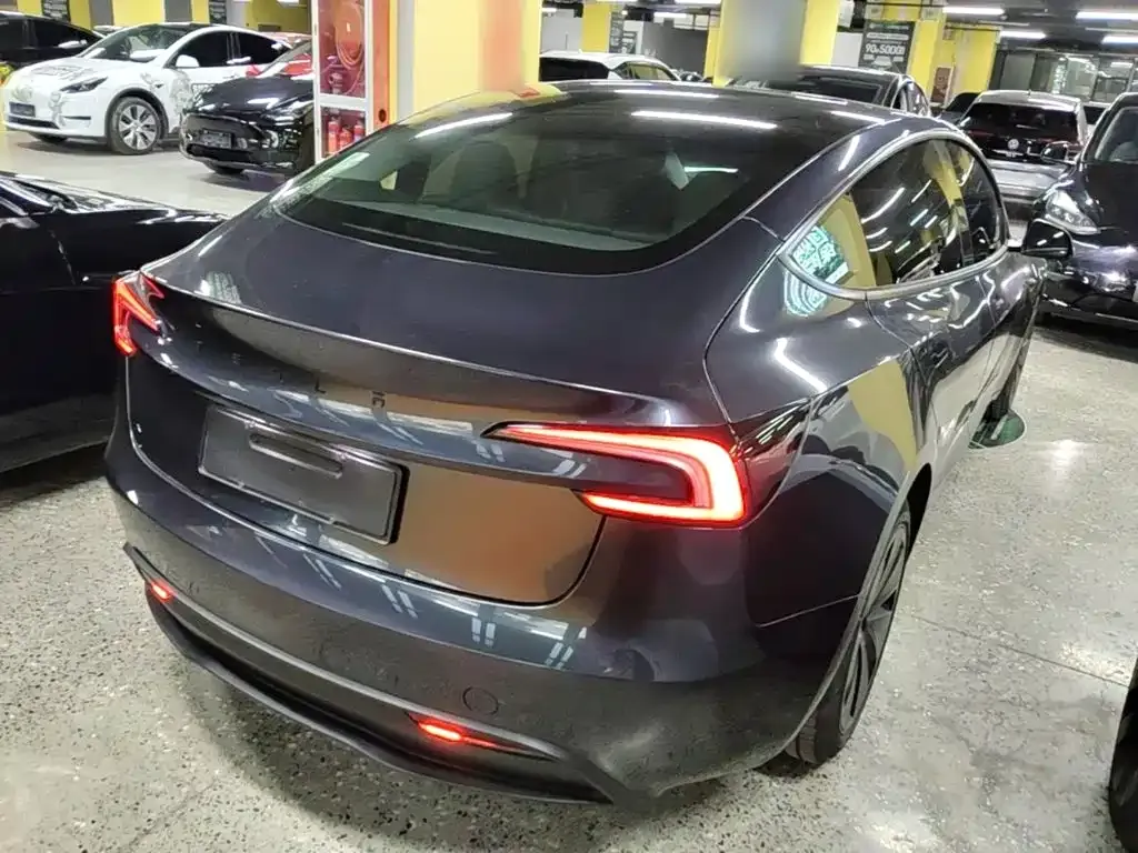 Tesla Model 3 — фото 7