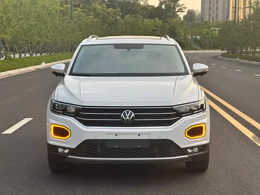 Volkswagen T-Roc — фото 7