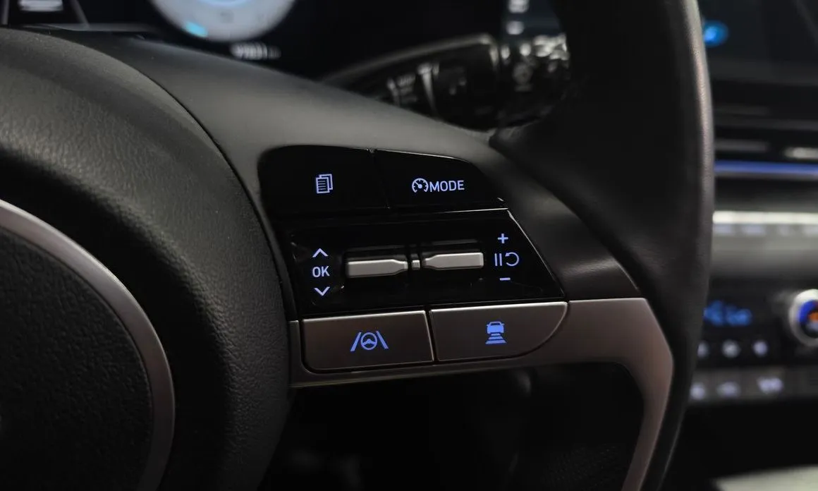 Hyundai AVANTE 2022 из KR, фото 2
