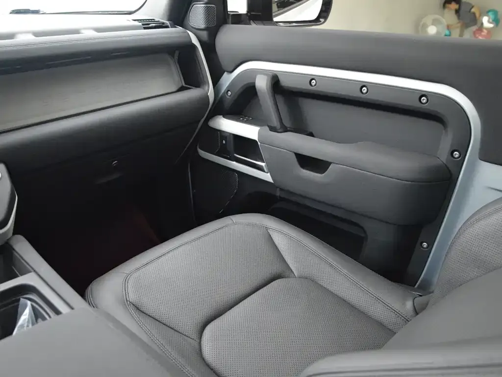 Land Rover Defender 2023 из CN, фото 10
