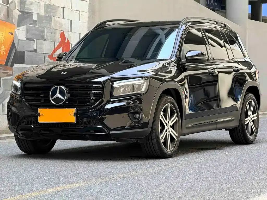 Mercedes-Benz GLB — фото 1