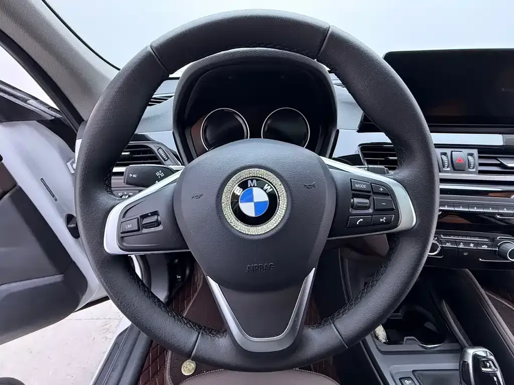 BMW X1 — фото 9