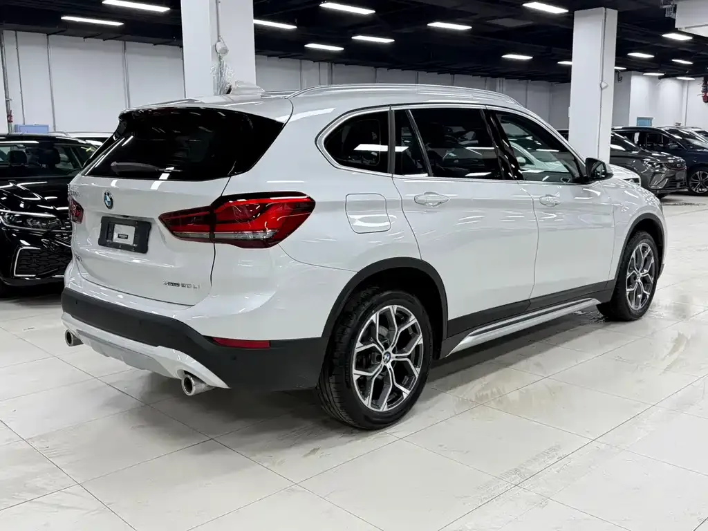 BMW X1 — фото 7