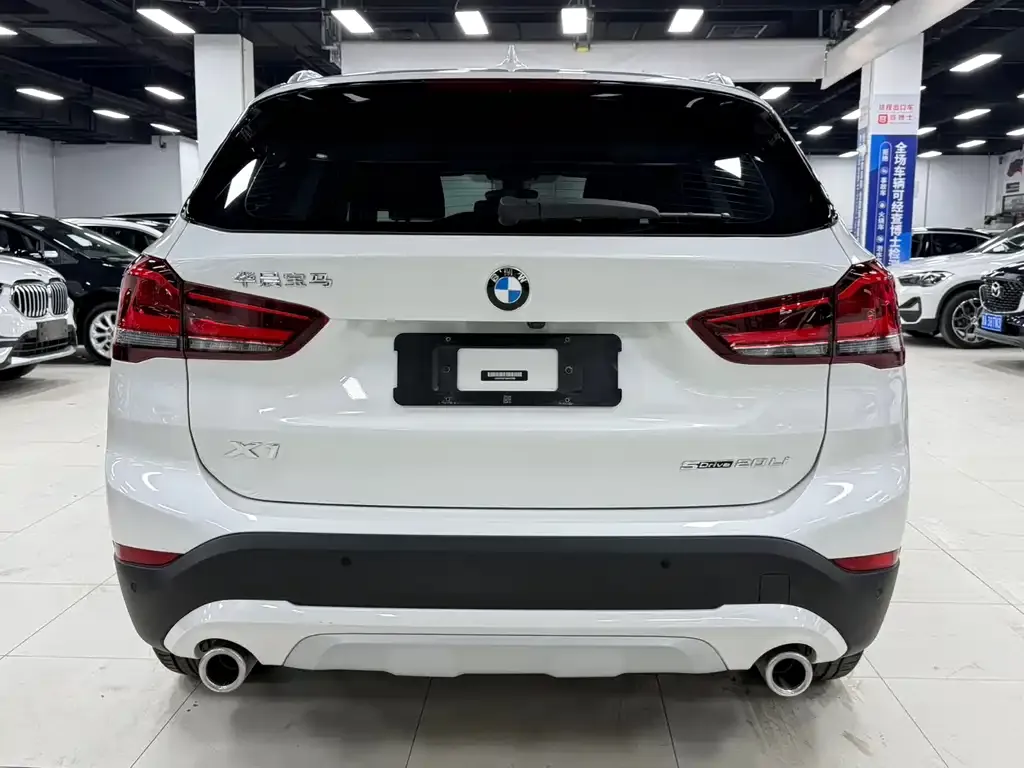 BMW X1 — фото 9