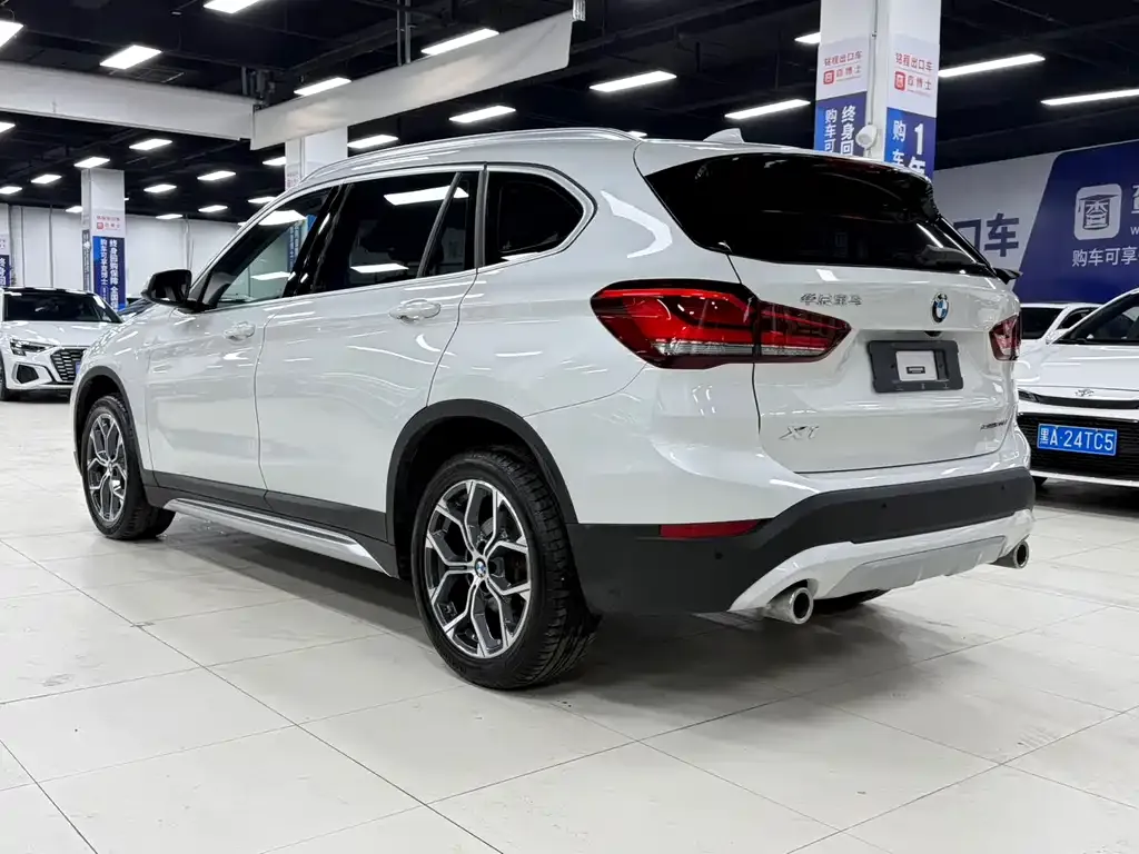 BMW X1 — фото 5