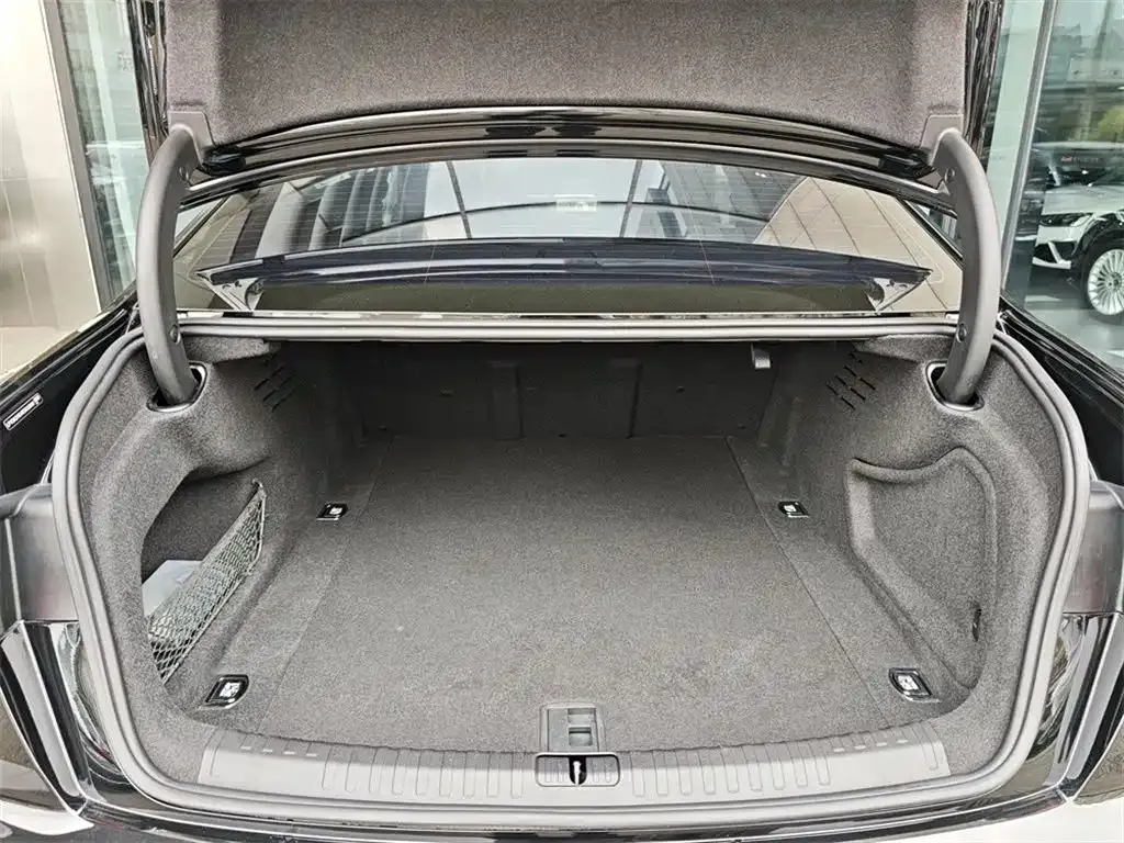 Audi A6L 2024 из CN, фото 3