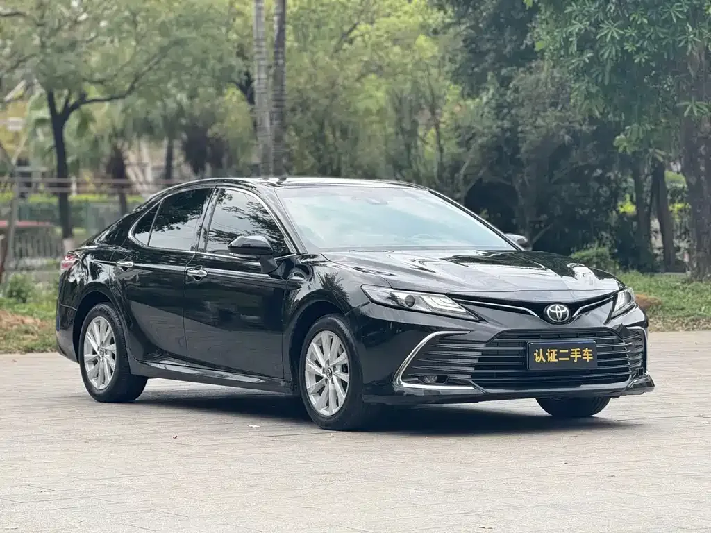 Toyota Camry — фото 10