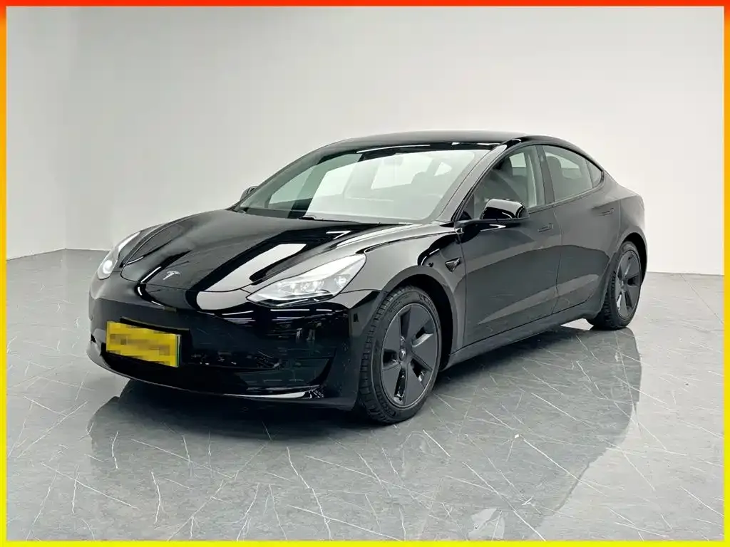 Tesla Model 3 — фото 1