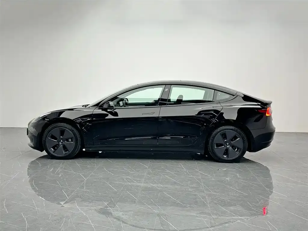 Tesla Model 3 — фото 4