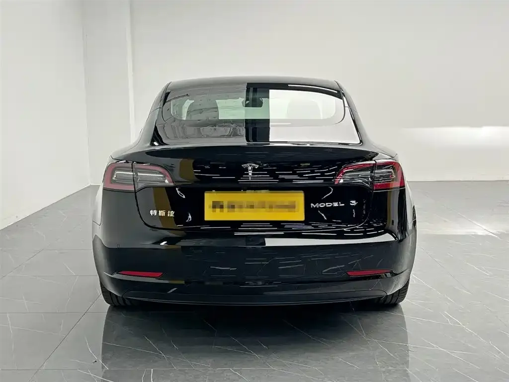 Tesla Model 3 — фото 3