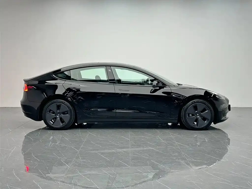 Tesla Model 3 — фото 2