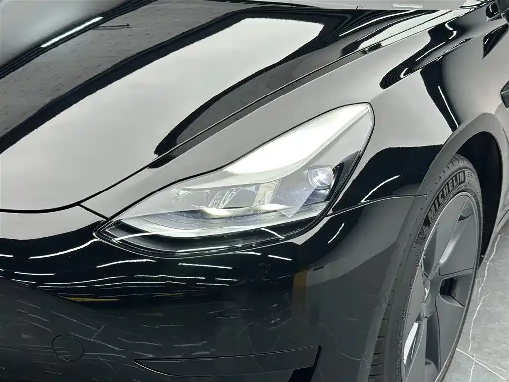 Tesla Model 3 — фото 10