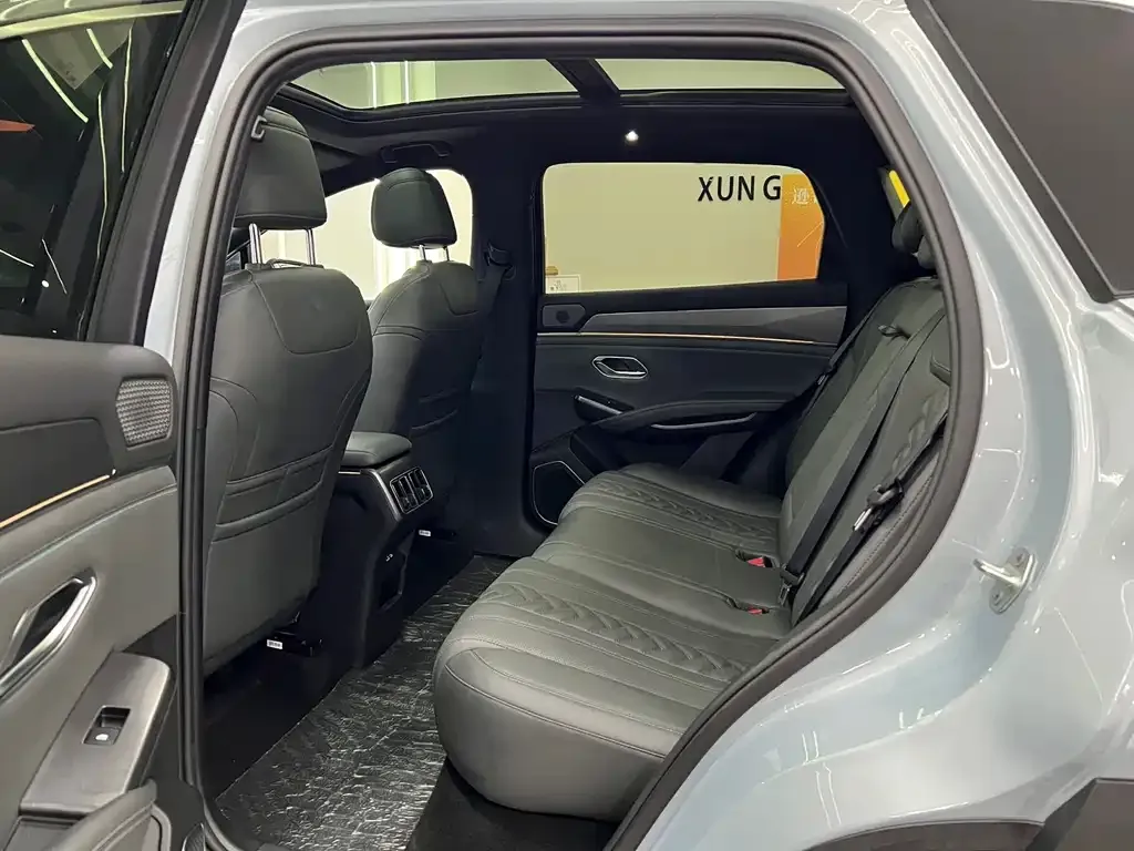 BYD L DM-i — фото 2