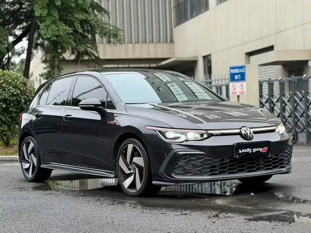 Volkswagen Golf GTI — фото 7