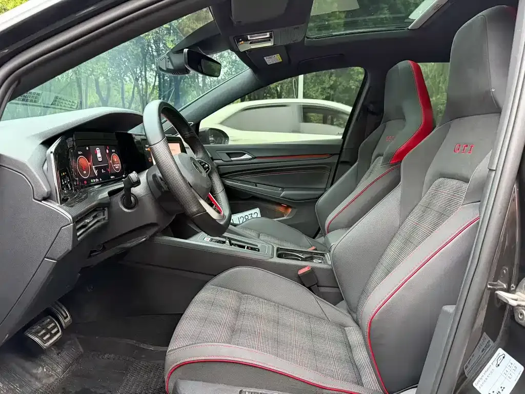 Volkswagen Golf GTI — фото 8