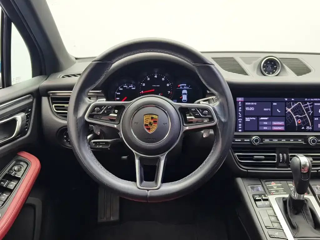 Porsche Macan — фото 9