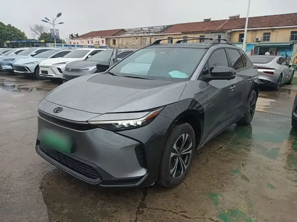 Toyota bZ4X 2023 из CN, фото 4