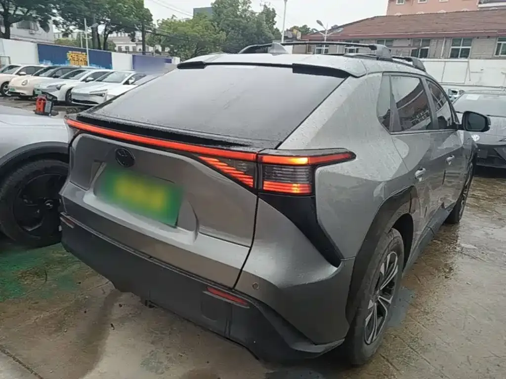 Toyota bZ4X 2023 из CN, фото 6