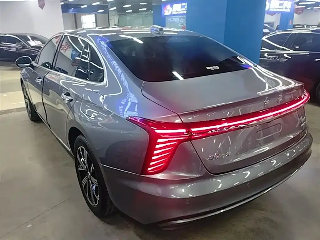 Hongqi H5 PHEV — фото 10