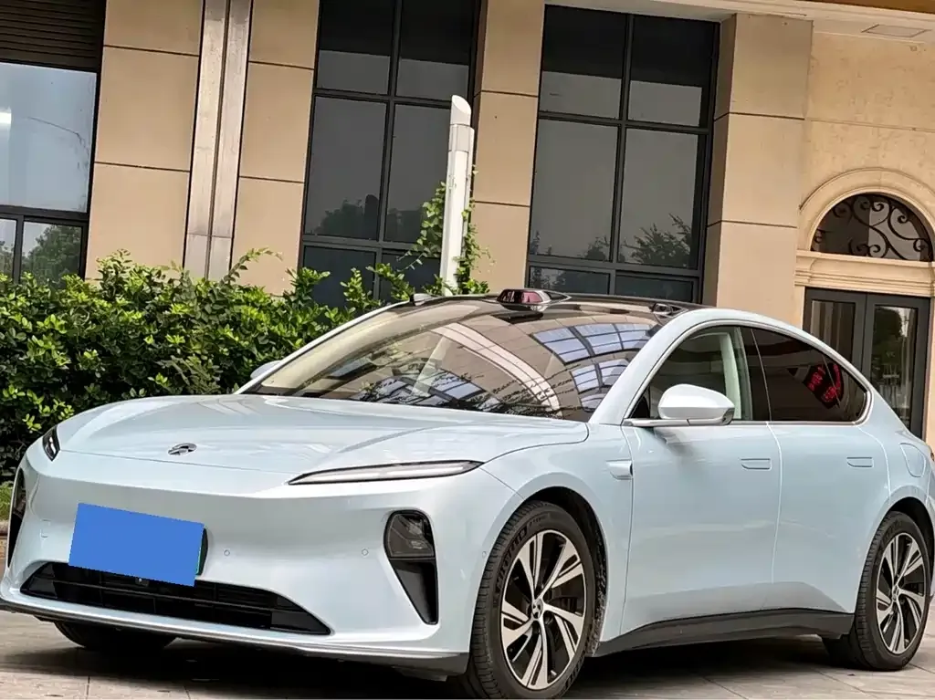 NIO ET5