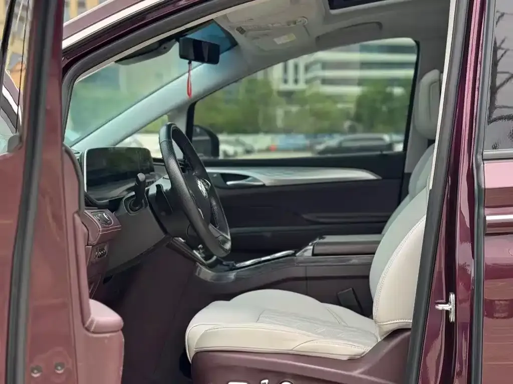Buick GL8 2023 из CN, фото 8