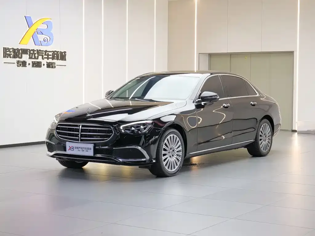 Mercedes-Benz E-Class — фото 1
